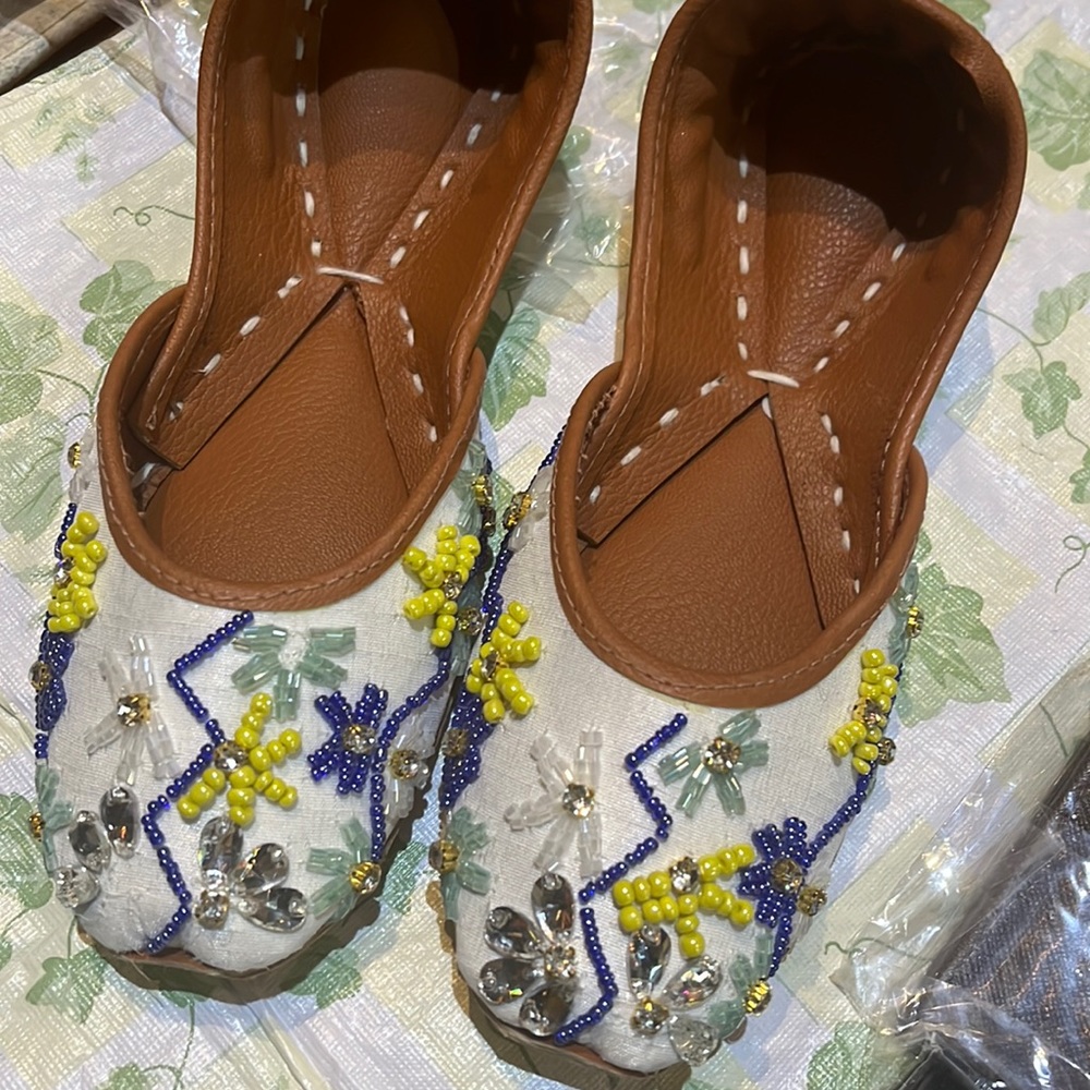 Handmade khussa, embroidered, no glued work.